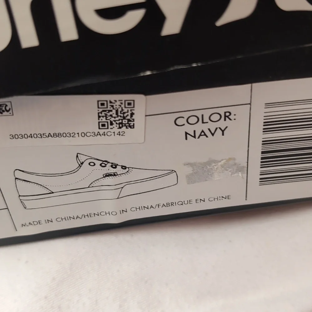 Hurley Boys Canvas Low Top Sneakers. Navy Blue. Size 11. New In Box